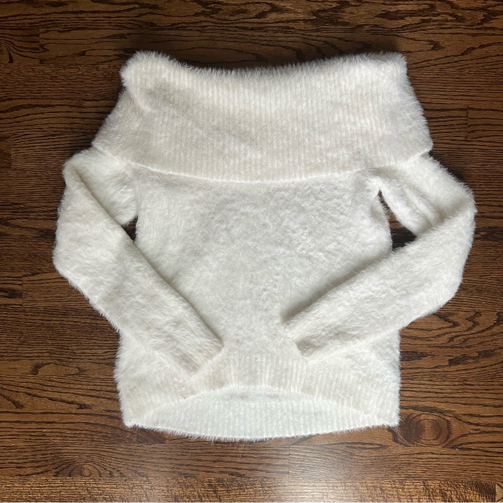 Kenzie Off the Shoulder Fuzzy Sweater in White (S)